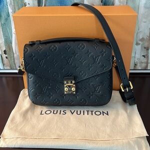 Like New Louis Vuitton Pochette Metis